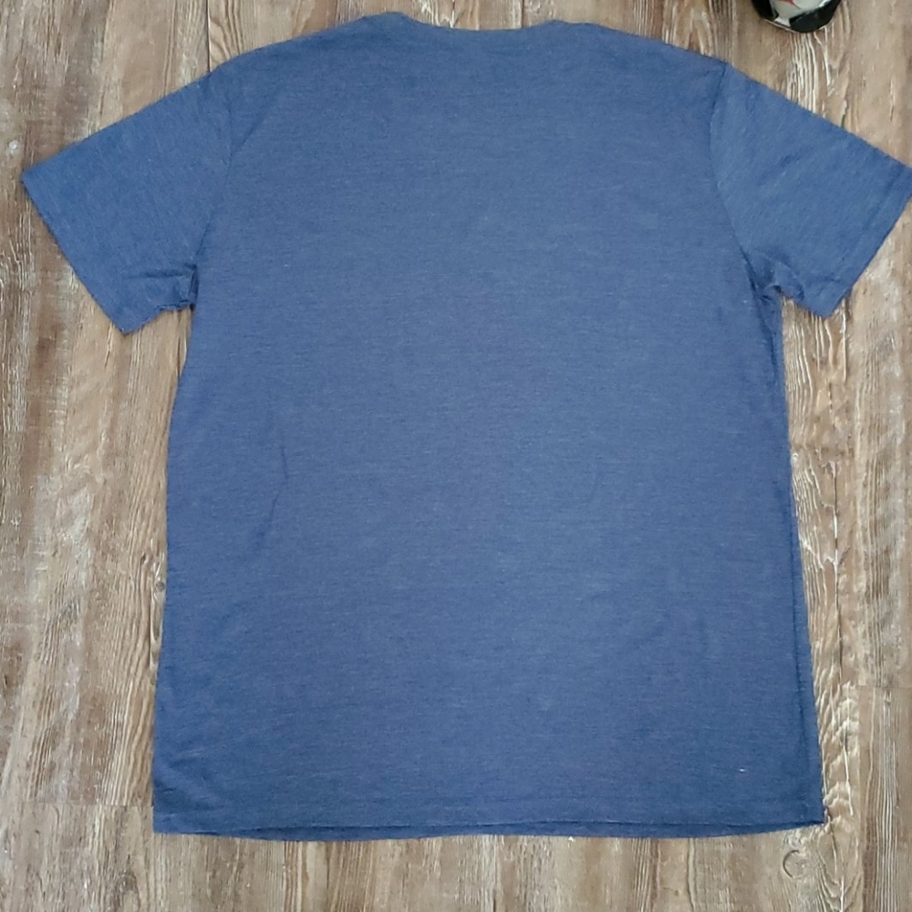 Shirt - Picture 2 of 4